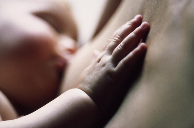 Фото - Как отучить ребенка от грудного вскармливания?