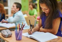 Фото - Психолог объяснила, почему детям важно уметь писать от руки