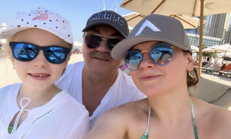 Фото - Игорь Николаев с женой и дочерью улетел из России в Дубай
